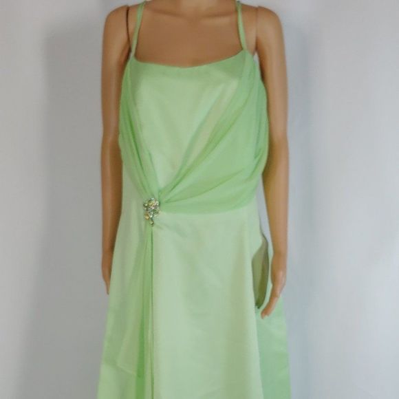 (26) NWT Faviana Long Gown  Style 9119 in Lime Color - Picture 2 of 4